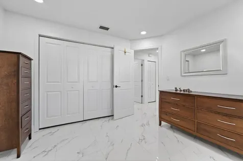 688 Sw Lake Court Boynton Beach FL 33426