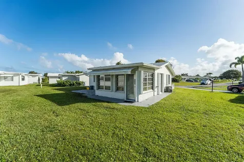 688 Sw Lake Court Boynton Beach FL 33426