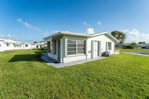 688 Sw Lake Court Boynton Beach FL 33426