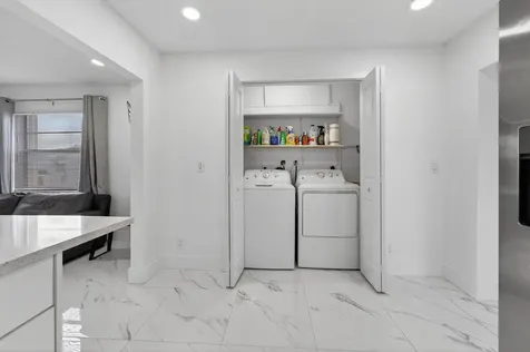 688 Sw Lake Court Boynton Beach FL 33426