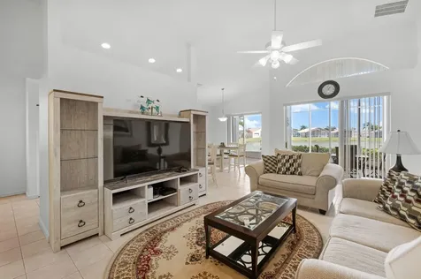 364 Nw Sunview Way Port Saint Lucie FL 34986