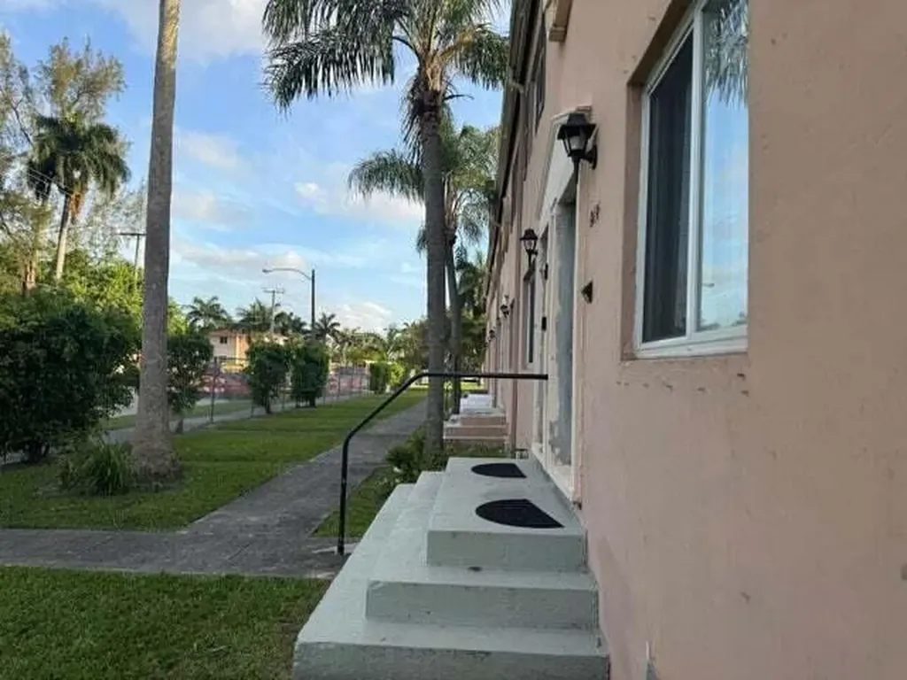 8428 Nw 2nd Avenue Miami FL 33150