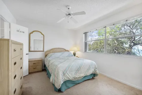 2871 Ne 15th Street Pompano Beach FL 33062
