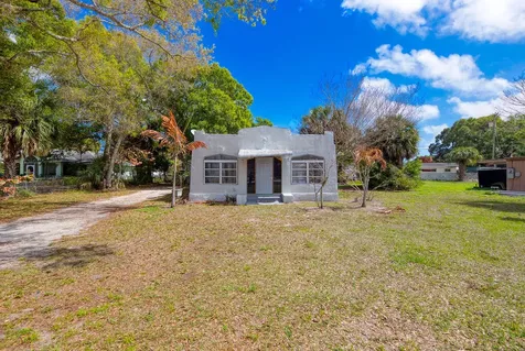 2606 Sunrise Boulevard Fort Pierce FL 34982