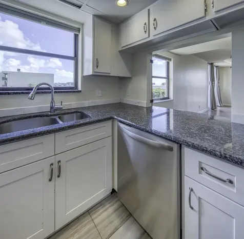 890 Federal Highway Lantana FL 33462