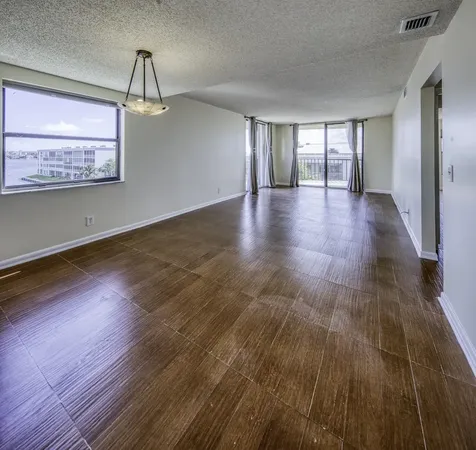890 Federal Highway Lantana FL 33462