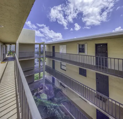 890 Federal Highway Lantana FL 33462