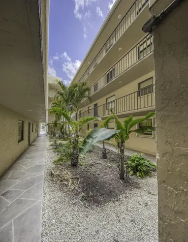 890 Federal Highway Lantana FL 33462