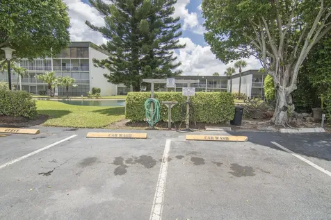 890 Federal Highway Lantana FL 33462