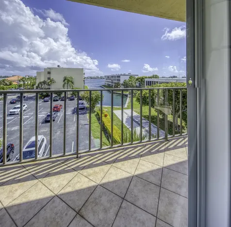 890 Federal Highway Lantana FL 33462