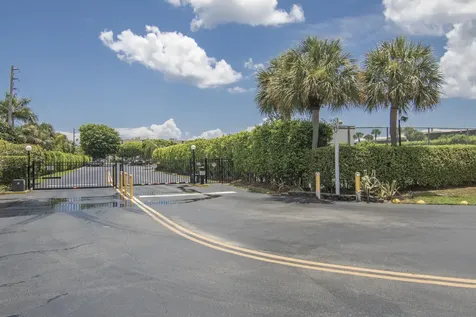 890 Federal Highway Lantana FL 33462
