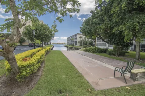 890 Federal Highway Lantana FL 33462