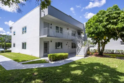 960 Flanders T Delray Beach FL 33484