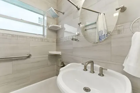 17570 Ne 19th Avenue North Miami Beach FL 33162
