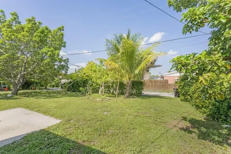 17570 Ne 19th Avenue North Miami Beach FL 33162