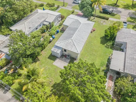 17570 Ne 19th Avenue North Miami Beach FL 33162