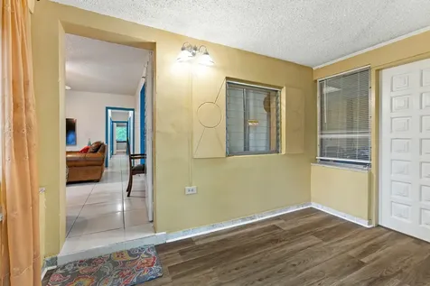 17570 Ne 19th Avenue North Miami Beach FL 33162
