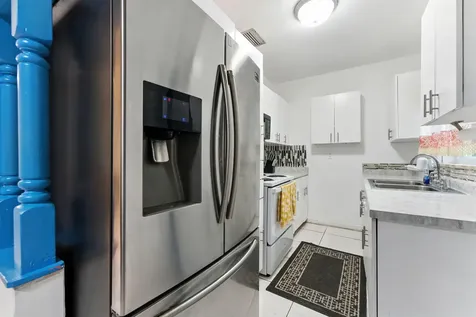 17570 Ne 19th Avenue North Miami Beach FL 33162