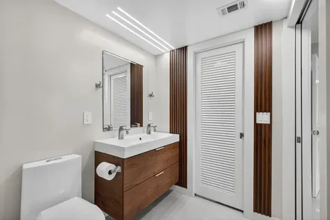1731 Presidential Way West Palm Beach FL 33401