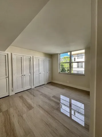 3960 Oaks Clubhouse Drive Pompano Beach FL 33069