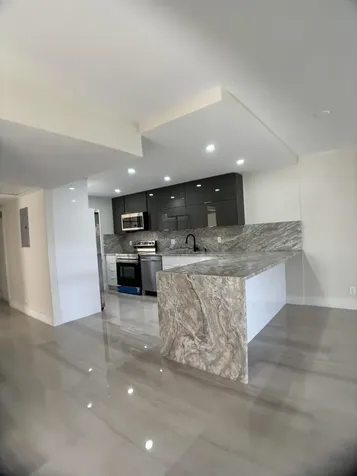3960 Oaks Clubhouse Drive Pompano Beach FL 33069