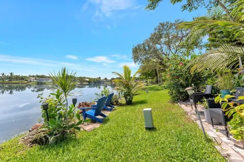 814 Banks Road Coconut Creek FL 33063