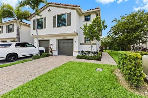 6019 Woods Edge Circle Riviera Beach FL 33410