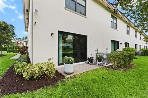 6019 Woods Edge Circle Riviera Beach FL 33410