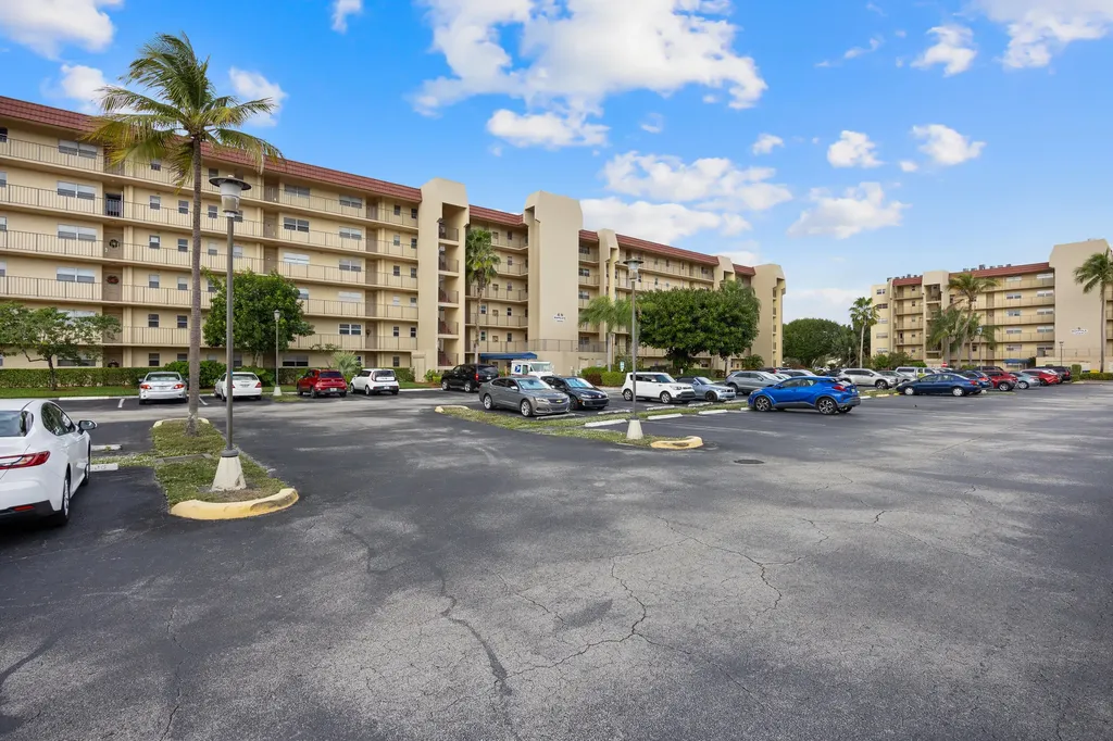3590 Via Poinciana Lake Worth FL 33467