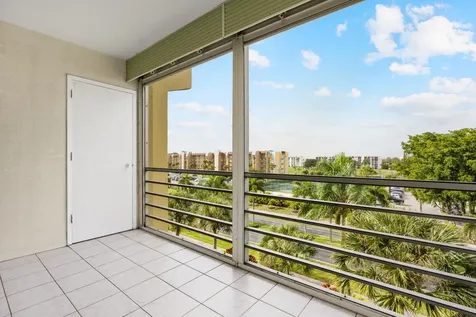 3590 Via Poinciana Lake Worth FL 33467