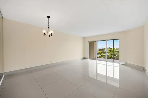 3590 Via Poinciana Lake Worth FL 33467