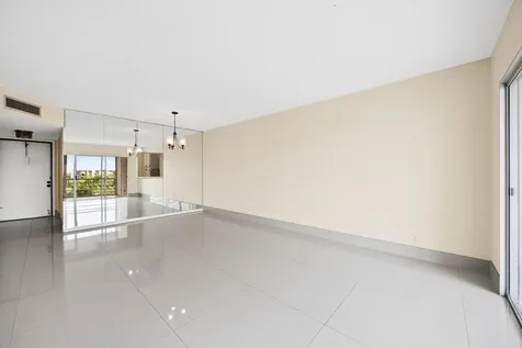 3590 Via Poinciana Lake Worth FL 33467