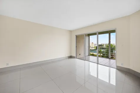 3590 Via Poinciana Lake Worth FL 33467