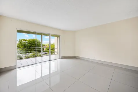 3590 Via Poinciana Lake Worth FL 33467