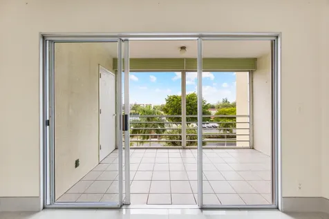 3590 Via Poinciana Lake Worth FL 33467