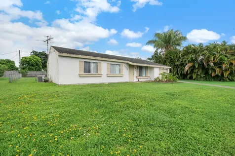 2118 Sw Airoso Boulevard Port Saint Lucie FL 34984