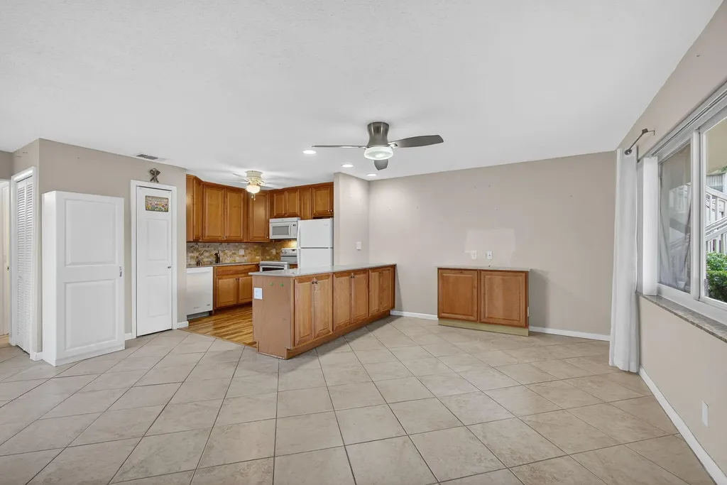 221 Coventry J West Palm Beach FL 33417