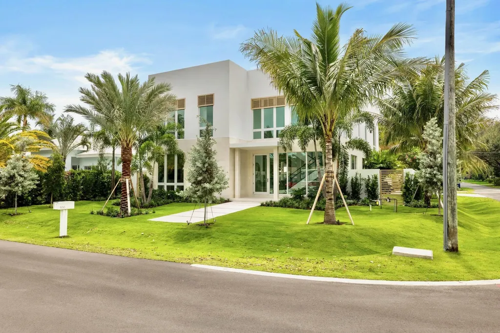 800 Bond Way Delray Beach FL 33483