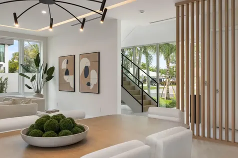 800 Bond Way Delray Beach FL 33483