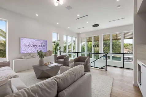 800 Bond Way Delray Beach FL 33483