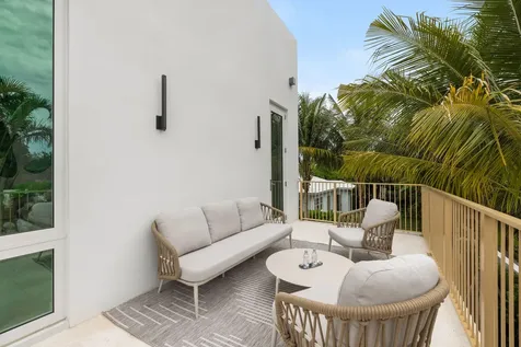 800 Bond Way Delray Beach FL 33483