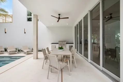 800 Bond Way Delray Beach FL 33483