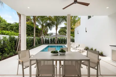 800 Bond Way Delray Beach FL 33483