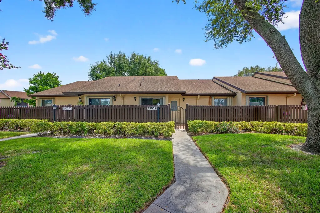 606 Sea Pine Way Greenacres FL 33415