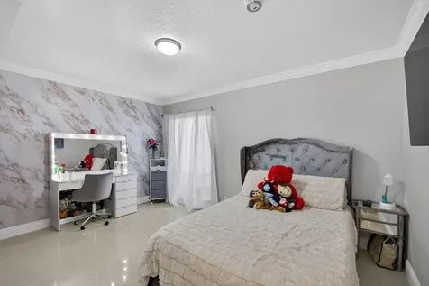 606 Sea Pine Way Greenacres FL 33415