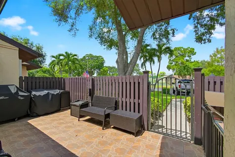 606 Sea Pine Way Greenacres FL 33415