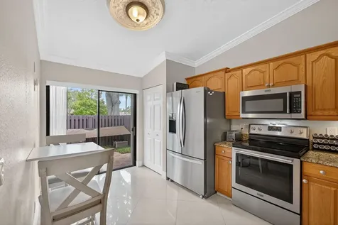 606 Sea Pine Way Greenacres FL 33415
