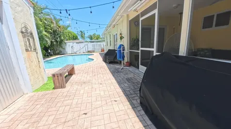 1123 Se 2nd Terrace Deerfield Beach FL 33441