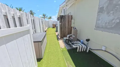 1123 Se 2nd Terrace Deerfield Beach FL 33441