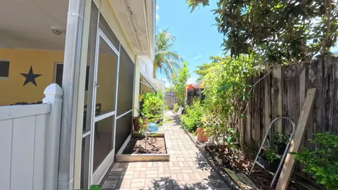 1123 Se 2nd Terrace Deerfield Beach FL 33441